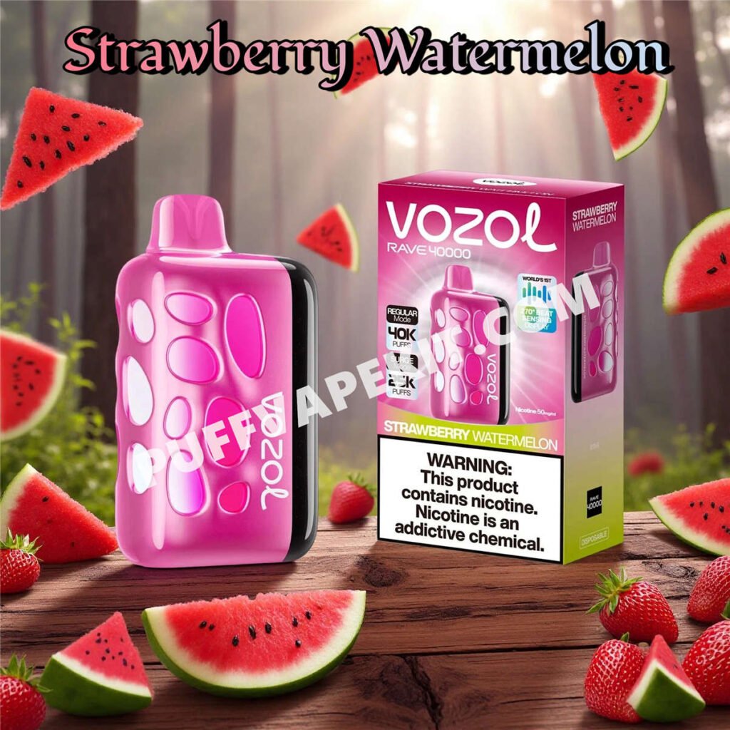 VOZOL RAVE 40K Strawberry Watermelon présentée parmi des fraises et tranches de pastèque